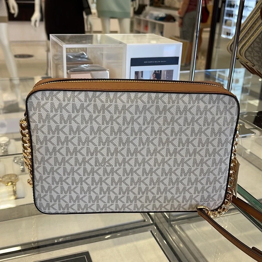 Michael Kors Jet Set Item Large East West Zip Crossbody Vanilla - Picture 15 of 16